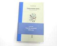 <p>Urszula Kozioł, &bdquo;Żyzna strona&nbsp; zycia. Wiersze z lat 1957-2023&rdquo;, posłowie i oprac. red. Katarzyna W&oacute;jcik, Państwowy Instytut Wydawniczy 2025</p>