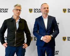<p>Dyrektor Michał Zadara i Jarosław Rabczenko, wicemarszałek wojew&oacute;dztwa dolnośląskiego</p>