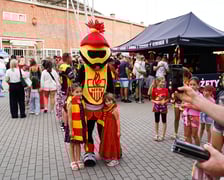 Kibice podczas meczu żużlowego Betard Sparta Wrocław - Motor Lublin na Stadionie Olimpijskim we Wrocławiu - 9 sierpnia 2024 r.