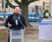 Jacek Sutryk, prezydent Wrocławia, konferencja MPK, podsumowująca i zapowiadająca #TORYwolucję