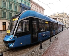 Konferencja MPK Wrocław na temat Torywolucji 2023 w tramwaju na placu Teatralnym