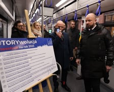 Konferencja MPK Wrocław na temat Torywolucji 2023 w tramwaju na placu Teatralnym