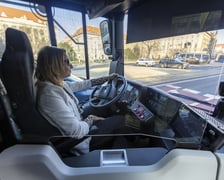 Wrocław testuje kolejny ekologiczny autobus na liniach aglomeracyjnych. Elektryczny MAN Lion?s City wyjedzie na ulice już w najbliższą sobotę (11 lutego).