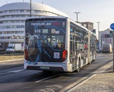 Wrocław testuje kolejny ekologiczny autobus na liniach aglomeracyjnych. Elektryczny MAN Lion?s City wyjedzie na ulice już w najbliższą sobotę (11 lutego).