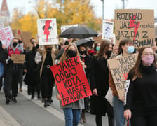 <p>na zdjęciu: kobiety na ulicach Wrocławia</p>