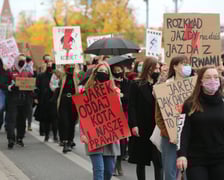 <p>na zdjęciu: kobiety na ulicach Wrocławia</p>