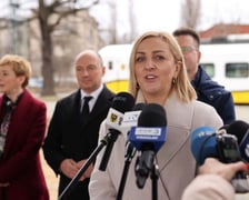 Dyrektorka Wydziału Transportu Urzędu Miejskiego Wrocławia Paulina Tyniec-Piszcz podczas konferencji poprzedzającej podpisanie porozumienia o reaktywacji dworca Świebodzkiego.