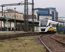 Regularne połączenia kolejowe z dworca Świebodzkiego mają zacząć kursować już w 2026 roku.