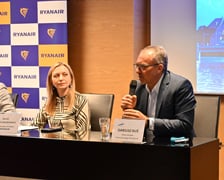 Dariusz Kuś, prezes Portu Lotniczego Wrocław SA podczas konferencji prasowej.