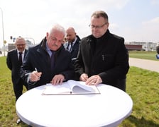 Konferencja prasowa z podpisania umowy na budowę trasy autobusowej na Jagodno.