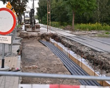 Remont torów na przejeździe przez ul. Kamiennogórską, na wysokości przystanku Kamiennogórska (ośrodek dla niewidomych).