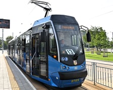 Pierwszy dzień regularnych kursów tramwajów na Nowy Dwór.