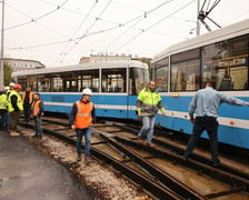 Próbne przejazdy tramwajów przez plac Staszica.