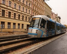 Próbne przejazdy tramwajów przez plac Staszica.