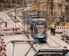 Próbne przejazdy tramwajów przez plac Staszica.