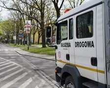 I etap prac na ul. Olszewskiego - układanie asfaltu na odcinku od skrzyżowania ze Spółdzielczą i Orłowskiego do krzyżówki z Gersona i Wojtkiewicza.