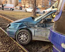 <p>Zderzenie auta osobowego z tramwajem na skrzyżowaniu Lotnicza/Hutnicza</p>