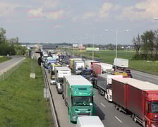 <p>Wypadek z udziałem busa i ciężar&oacute;wki na AOW - 23. 04</p>