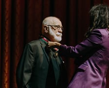 <p>Uroczyste wręczenie Krzysztofowi Gosztyle Złotego Medalu &bdquo;Zasłużony Kulturze Gloria Artis"</p>