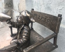 <p>Nowy krasnal-reżyser u zbiegu ulic Mierniczej i Łukasińskiego</p>