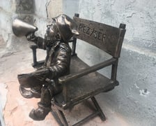 <p>Nowy krasnal-reżyser u zbiegu ulic Mierniczej i Łukasińskiego</p>