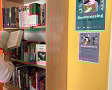 <p>Punkt bookcrossingowy w DPS przy ul. Mącznej</p>