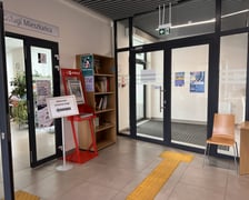 <p>Punkt bookcrossingowy&nbsp; w UMW przy ul. Hubskiej</p>