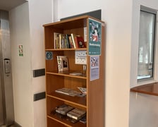 <p>Punkt bookcrossingowy w UMW przy pl. Kromera</p>