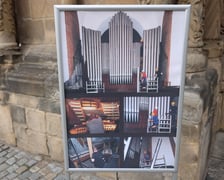 Uczestnicy konferencji prasowej dotyczącej remontu organów we wrocławskiej katedrze.