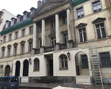 <p>Pałac Wallenberg-Pachalych na Szajnochy z przygotowywaną scenografią</p>