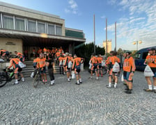 Kolarze i kolarki na trasie tegorocznego wyścigu European Peace Ride