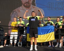 Oleksandr Usyk i Daniel Dubois podczas treningu na placu Wolności we Wrocławiu. Mistrzowska walka i wielka bokserska gala już w sobotę na Tarczyński Arena