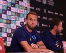 Harry Kane i Gareth Southgate podczas konferencji prasowej na Tarczyński Arenie