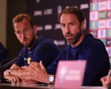 Harry Kane i Gareth Southgate podczas konferencji prasowej na Tarczyński Arenie