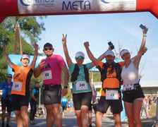 Biegacze i kibice na Orthos H2O Wrocław Półmaratonie