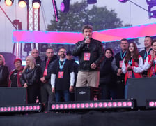 Juwenalia Wrocławskie 2026 na Polach Osobowickich. Na scenie wiceprezydent Wrocławia Ryszard Kessler