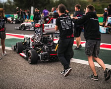 Pierwsze zawody, podczas których studenci z PWr Racing Team mieli okazję zaprezentować swój nowy bolid RT12e, zostały rozegrane na węgierskim torze Hungaroring