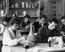 Państwowa Wyższa Szkoła Sztuk Plastycznych, pracownia ceramiki, zajęcia (1956)