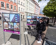 We Wrocławiu oglądać można pokonkursową wystawę prac fotograficznych, które wykonali zagraniczni studenci uczący się we Wrocławiu