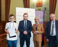Wręczenie nagród laureatom II Olimpiady Sztucznej Inteligencji we wrocławskim Ratuszu
