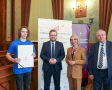 Wręczenie nagród laureatom II Olimpiady Sztucznej Inteligencji we wrocławskim Ratuszu