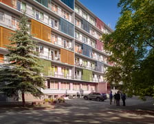 Modernizacja domu studenckiego Bliźniak. Zdjęcia budynku i wnętrz przed rozpoczęciem remontu