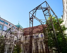 Dziedziniec w gmachu głównym Politechniki Wrocławskiej po modernizacji