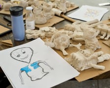 W Mia Art Gallery na placu Solnym 11 można oglądać jedyne w swoim rodzaju pluszaki w rozmiarze XXXL. Zaprojektowały je dzieci.