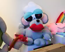 W Mia Art Gallery na placu Solnym 11 można oglądać jedyne w swoim rodzaju pluszaki w rozmiarze XXXL. Zaprojektowały je dzieci.