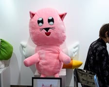 W Mia Art Gallery na placu Solnym 11 można oglądać jedyne w swoim rodzaju pluszaki w rozmiarze XXXL. Zaprojektowały je dzieci.