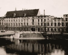 Budynek Uniwersytetu Wrocławskiego zniszczony w czasie II wojny