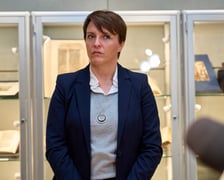 Prezentacja odzyskanego rękopisu dzieł św. Augustyna w Bibliotece Uniwersyteckiej. Dr Dorota Siwecka, dyrektor Biblioteki Uniwersyteckiej