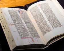 Prezentacja odzyskanego rękopisu dzieł św. Augustyna w Bibliotece Uniwersyteckiej