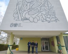 Nowy mural Oteckiego na budynku Katedry Epizootiologii z Kliniką Ptaków i Zwierząt Egzotycznych Uniwersytetu Przyrodniczego we Wrocławiu